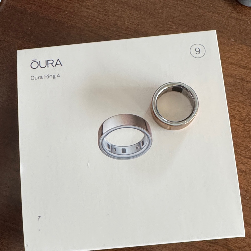 Oura Ring gen 4 rose gold size 9